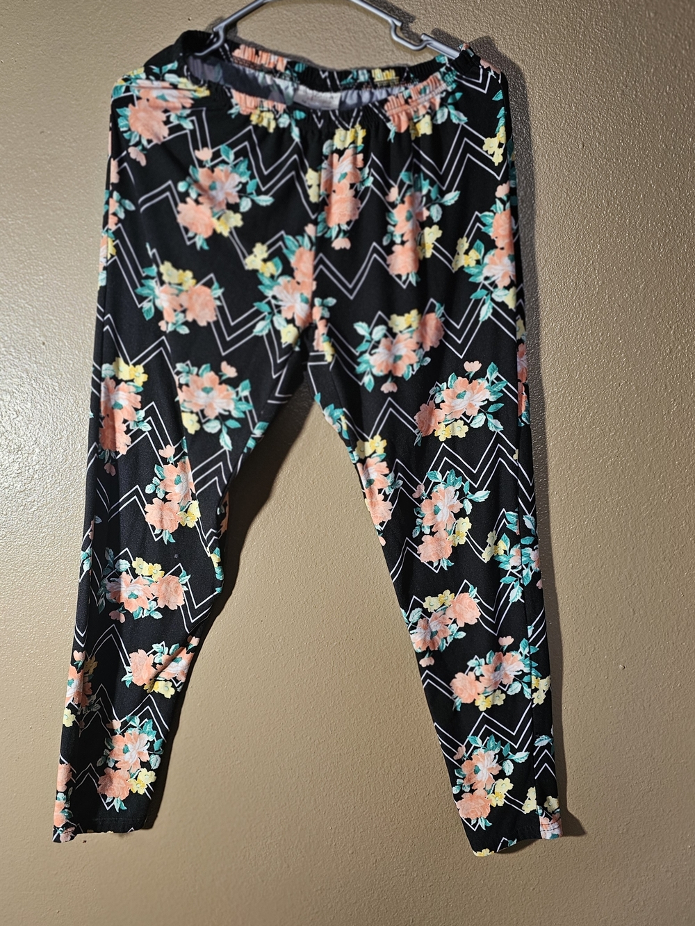Bobbie Brooks Black Floral Chevron Women's Size 1X